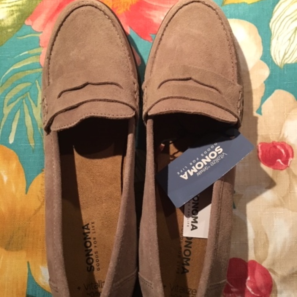 Sonoma Tan Suede Loafer Size 9 NWT